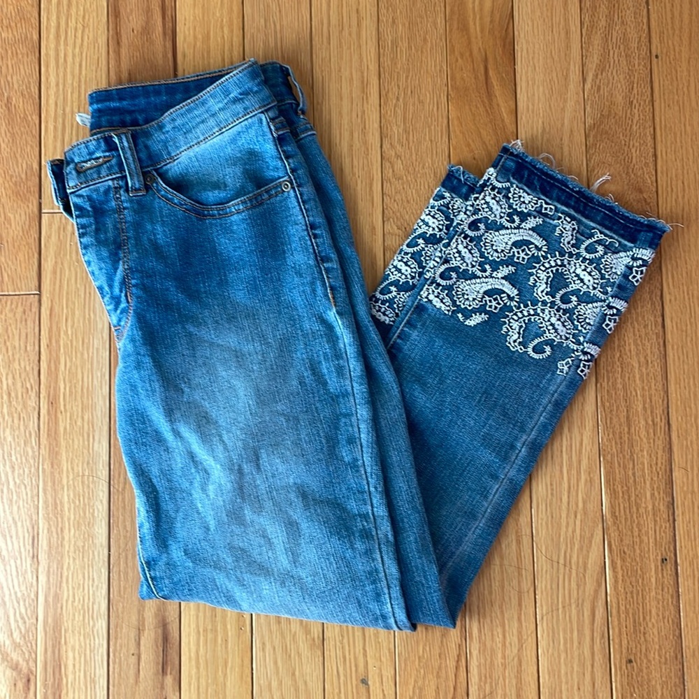 Tribal Cropped Jeans with Paisley Embroidery Detail